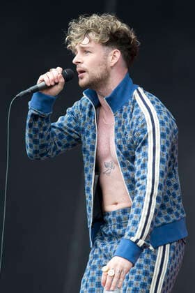 Tom Grennan performs on Main Stage West during day 2 of Reading Festival 2021 at Richfield Avenue in Reading, Berkshire. AUGUST 27th 2021  DFLx21486