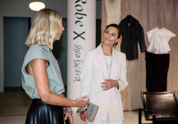 Catarina Midby, general secretary of the Swedish Fashion Association with Crown Princess Victoria during her visit to the Sustainable Fashion Hub during Stockholm Fashion Week 2021 Stockholm Sweden x10430x,  Copyright: xChristinexOlsson TTx VICTORIA FASHION WEEK