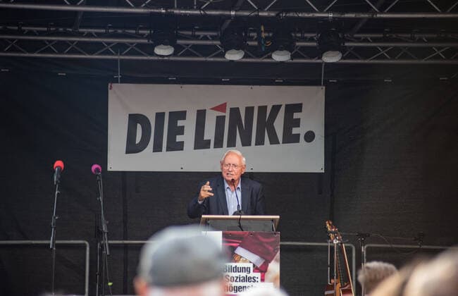 30.08.2021 Zum Wahlkampf der Linken in Oldenburg kamen Sahra Wagenknecht und ihr Mann Oskar Lafontaine zur lokalen Kandidatin Amira Mohammed-Ali. *** 30 08 2021 Sahra Wagenknecht and her husband Oskar Lafontaine joined local candidate Amira Mohammed Ali for the Left Partys election campaign in Oldenburg. 1102900262