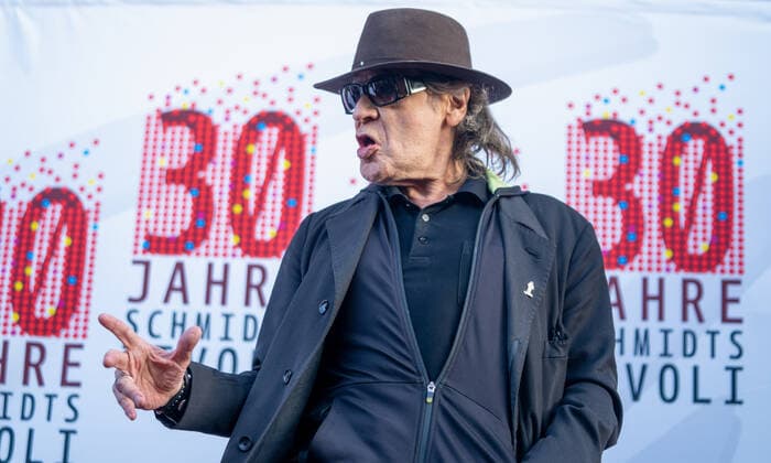 Jubiläumsgala 30 Jahre SchmidtÂ s Tivoli auf der Reeperbahn in Hamburg Roter Teppich Udo Lindenberg;Jubiläumsgala 30 Jahre SchmidtÂ s Tivoli auf der Reeperbahn in Hamburg Roter Teppich Udo Lindenberg, Hamburg Hamburg Deutschland Schmidts Tivoli *** Anniversary gala 30 years SchmidtÂ s Tivoli on the Reeperbahn in Hamburg red carpet Udo Lindenberg Anniversary gala 30 years SchmidtÂ s Tivoli on the Reeperbahn in Hamburg red carpet Udo Lindenberg, Hamburg Hamburg Germany Schmidts Tivoli