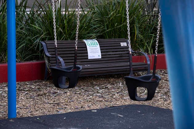 VICTORIA CORONAVIRUS COVID19, A ?closed? sign is seen on park bench in a playground in Melbourne, Thursday, September 2, 2021. Most of Victoria s tough coronavirus restrictions will remain in place until 70 per cent of eligible people have received at least one vaccine dose. ( NO ARCHIVING, EDITORIAL USE ONLY, NO USE IN BOOKS WITHOUT CONSENT MELBOURNE VIC AUSTRALIA  Copyright: xDANIELxPOCKETTx 20210902001571888849