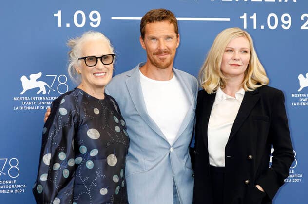 Jane Campion, Benedict Cumberbatch und Kirsten Dunst beim Photocall zum Kinofilm The Power of the Dog auf der Biennale di Venezia 2021 78. Internationale Filmfestspiele von Venedig im Palazzo del Casino. Venedig, 02.09.2021 *** Jane Campion, Benedict Cumberbatch and Kirsten Dunst at the photocall for the feature film The Power of the Dog at the Biennale di Venezia 2021 78 Venice International Film Festival at Palazzo del Casino Venice, 02 09 2021 Foto:xD.xBedrosianx xFuturexImage