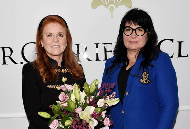 Bilder des Jahres 2021, Entertainment 09 September Entertainment Themen der Woche KW35 Sarah Ferguson attends the opening of an aesthetic clinic in Poland Photo: Lukasz Kalinowski East News Sarah Ferguson, Duchess of York attends the opening of the first Polish location of aesthetic medicine centre Dr. Gabriela Clinic on September 2, 2021 in Rudy Raciborskie in southern Poland. The clinic is owned by Polish doctor Gabriela Mercik, whose exclusive aesthetic clinic in London is popular among celebrities. Pictured: Sarah Ferguson and Gabriela Mercik. EN_01491363_0074 