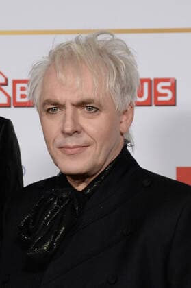 Hamburg der 02.09.2021 - Nick Rhodes der britischen Band Duran Duran bei der Verleihung Deutscher Radiopreis 2021 in Hamburg auf dem goldenen Teppich. Die feierliche Gala fand unter Coronabedingungen im Schuppen 52 im Hamburger Hafen statt. Goldener Teppich zur Verleihung Deutscher Radiopreis 2021 in Hamburg, Hamburger Hafen Hamburg Deutschland Schuppen 52