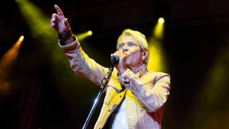 Matthias Reim - Das Konzert 2021 Unterhaltung: Matthias Reim - Das Konzert 2021 am 03.09.2021 in Gelsenkirchen (Nordrhein-Westfalen). Matthias Reim steht im Amphitheater in Gelsenkirchen auf der Bühne Gelsenkirchen Amphitheater Nordrhein-Westfalen Deutschland Copyright: xMarcoxSteinbrenner Kirchner-Mediax