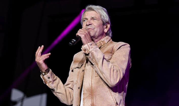 Matthias Reim - Das Konzert 2021 Unterhaltung: Matthias Reim - Das Konzert 2021 am 03.09.2021 in Gelsenkirchen (Nordrhein-Westfalen). Matthias Reim steht im Amphitheater in Gelsenkirchen auf der Bühne Gelsenkirchen Amphitheater Nordrhein-Westfalen Deutschland Copyright: xMarcoxSteinbrenner Kirchner-Mediax