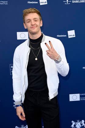 Timur Bartels bei der Verleihung des Deutschen Schauspielpreises 2021 im Restaurant Spindler & Klatt. Berlin, 03.09.2021