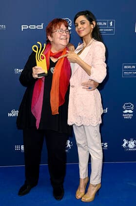 Walfriede Schmitt und Collien Ulmen-Fernandes bei der Verleihung des Deutschen Schauspielpreises 2021 im Restaurant Spindler & Klatt. Berlin, 03.09.2021