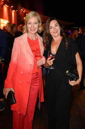 Katja Weitzenböck und Jacqueline Macaulay bei der Verleihung des Deutschen Schauspielpreises 2021 im Restaurant Spindler & Klatt. Berlin, 03.09.2021