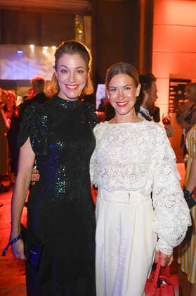 Julia Stinshoff und Wolke Hegenbarth bei der Verleihung des Deutschen Schauspielpreises 2021 im Restaurant Spindler & Klatt. Berlin, 03.09.2021