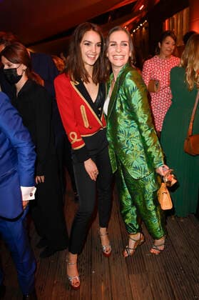 Luise Befort und Nadine Heidenreich bei der Verleihung des Deutschen Schauspielpreises 2021 im Restaurant Spindler & Klatt. Berlin, 03.09.2021