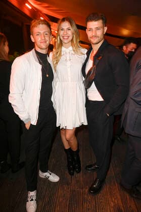 Timur Bartels, Zsa Zsa Inci Bürkle und Eugen Bauder bei der Verleihung des Deutschen Schauspielpreises 2021 im Restaurant Spindler & Klatt. Berlin, 03.09.2021