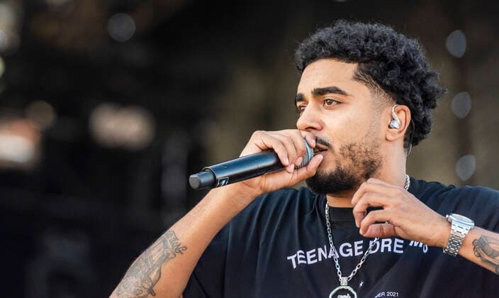 Tilbage Til Live Danske Kesi paa scenen paa Refshaleoeen loerdag den 4. september 2021. Under overskriften Tilbage Til Live er ni af landets stoerste festivaler sammen om at skabe oplevelser med livemusikken og faellesskabet i centrum med en udendoers koncertdag paa Refshaleoeen i Koebenhavn.. , Copenhagen Copyright: TorbenxChristensen TorbenxChristensenx cop108 spdk20210904-181659-L