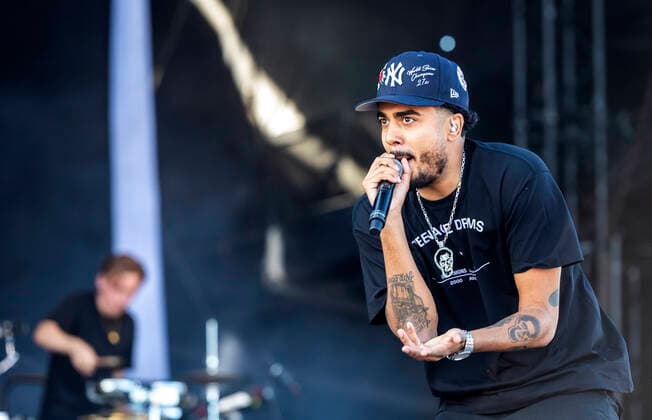 Tilbage Til Live Danske Kesi paa scenen paa Refshaleoeen loerdag den 4. september 2021. Under overskriften Tilbage Til Live er ni af landets stoerste festivaler sammen om at skabe oplevelser med livemusikken og faellesskabet i centrum med en udendoers koncertdag paa Refshaleoeen i Koebenhavn.. , Copenhagen Copyright: TorbenxChristensen TorbenxChristensenx cop108 spdk20210904-181722-L