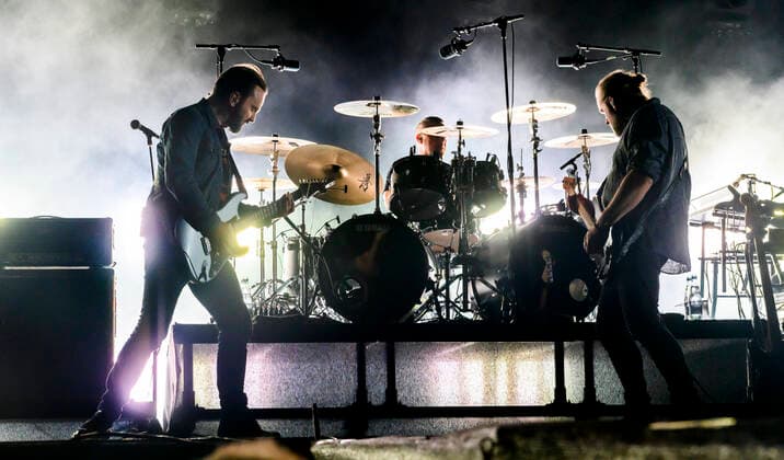 Tilbage Til Live Det danske band Dizzy Mizz Lizzy paa scenen paa Refshaleoeen loerdag den 4. september 2021. Under overskriften Tilbage Til Live er ni af landets stoerste festivaler sammen om at skabe oplevelser med livemusikken og faellesskabet i centrum med en udendoers koncertdag paa Refshaleoeen i Koebenhavn.. , Copenhagen Copyright: TorbenxChristensen TorbenxChristensenx cop108 spdk20210904-221836-L