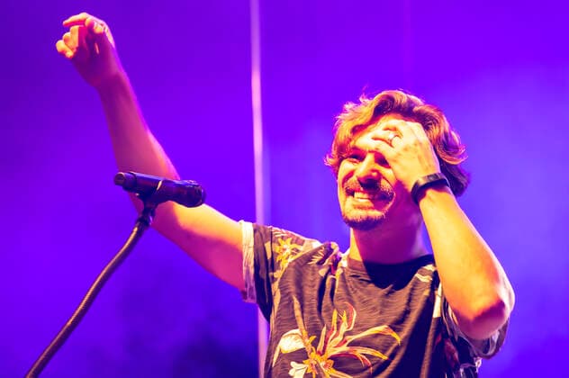 Dominik Schönenborn von Cat Ballou live beim Üvverm Horizont Konzert auf dem OpenAir-Port Festival 2021 am Flughafen Köln Bonn. Köln, 04.09.2021