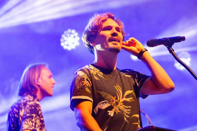 Yannick Richter und Dominik Schönenborn von Cat Ballou live beim Üvverm Horizont Konzert auf dem OpenAir-Port Festival 2021 am Flughafen Köln Bonn. Köln, 04.09.2021