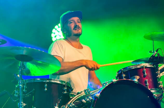 Hannes Feder von Cat Ballou live beim Üvverm Horizont Konzert auf dem OpenAir-Port Festival 2021 am Flughafen Köln Bonn. Köln, 04.09.2021