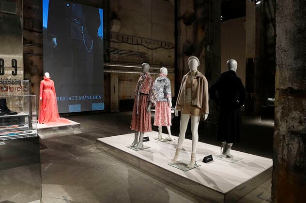 Gruppenausstellung des Kulturformats Der Berliner Salon auf der MBFW im Rahmen der Fashion Week Berlin Spring Summer 2022 im Kraftwerk Berlin. Berlin, 06.09.2021