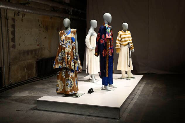 Gruppenausstellung des Kulturformats Der Berliner Salon auf der MBFW im Rahmen der Fashion Week Berlin Spring Summer 2022 im Kraftwerk Berlin. Berlin, 06.09.2021