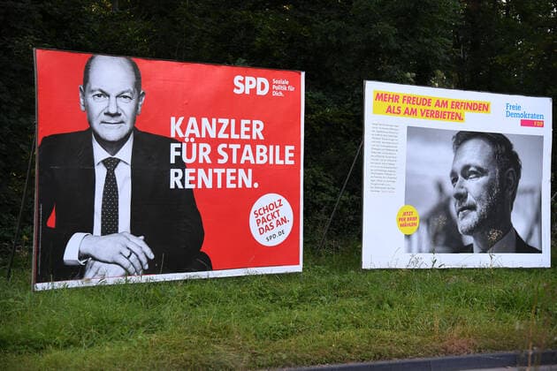 KÖLN 06.09.2021, Wahlkampf, Wahlkampfplakat, Bundestagwahl, Olaf Scholz SPD, Christian Lindner, FDP, Wahlplakate