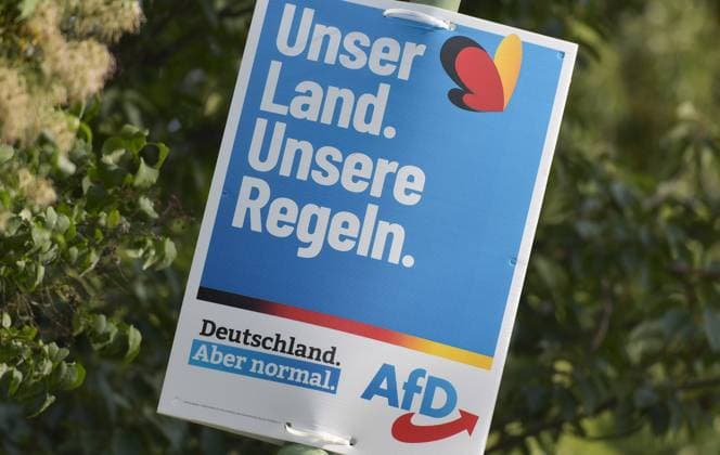 07.09.2021, xblx, Politik, Wahlplakat Bundestagswahl 26.09.2021, Wahlwerbung AFD, Alternative für Deutschland, UNSER LAND, UNSERE REGELN Frankfurt *** 07 09 2021, xblx, politics, election poster federal election 26 09 2021, election advertisement AFD, Alternative für Deutschland, OUR COUNTRY, OUR RULES Frankfurt