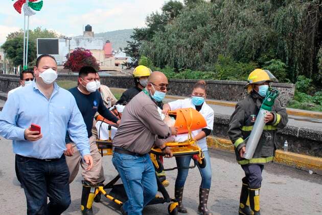 Mexiko, Überschwemmung nach Starkregen in Tula Health personnel help patients to move after being affected by heavy rains, in the city of Tula, Hidalgo state, Mexico, 07 September 2021. At least 17 people died from flooding after heavy rains at a public hospital in Tula, in central Mexico, from where dozens of patients have been evacuated with the support of federal forces. EFE David Martínez Pelcastre Heavy rain in a municipality in central Mexico causes several deaths !ACHTUNG: NUR REDAKTIONELLE NUTZUNG!  Copyright: xDavidxMartínezxPelcastrex MEX806 20210908-ef8cc43f573e8354b3976059b1005acd645f55eb