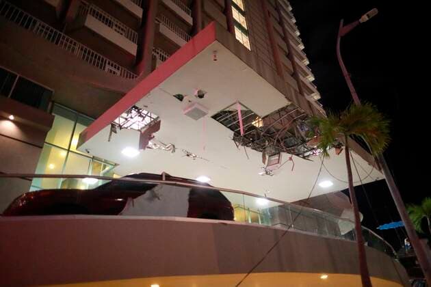 Mexiko, Schweres Erdbeben bei Acapulco View of the damages to buildings at the hotels area due to the 6.9-magnitude earthquake that originated in the port of Acapulco, Mexico, 07 September 2021. An earthquake of magnitude 6.9 was felt on Tuesday and triggered alarms in the capital, with no casualties or material damage reported so far. EFE David Guzmán A 6.9 magnitude earthquake is felt in Mexico City !ACHTUNG: NUR REDAKTIONELLE NUTZUNG!  Copyright: xDavidxGuzmánx MEX882 20210908-220e8ee13393b7318577fea4edc2846605bf6046