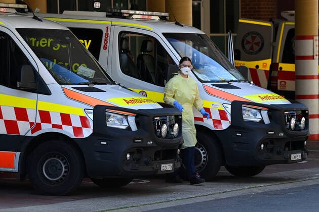 NSW CORONAVIRUS COVID19, NSW Ambulances park in the receiving bay for the Emergency Department at the Liverpool Hospital in Sydney, Wednesday, September 8, 2021. Medical experts are concerned that hospital emergency departments in NSW will face almost five times the number of COVID-19 patients than intensive care wards. ( NO ARCHIVING, EDITORIAL USE ONLY, NO USE IN BOOKS WITHOUT CONSENT SYDNEY NSW AUSTRALIA  Copyright: xBIANCAxDExMARCHIx 20210908001573843679