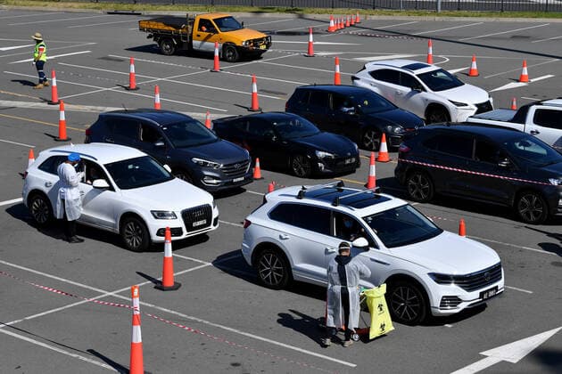 SYDNEY AIRPORT STOCK, Members of the public are tested pop-up COVID-19 testing centre at Sydney International Airport in Sydney, Wednesday, September 8, 2021. ( NO ARCHIVING, EDITORIAL USE ONLY, NO USE IN BOOKS WITHOUT CONSENT SYDNEY NSW AUSTRALIA  Copyright: xJOELxCARRETTx 20210908001573847502
