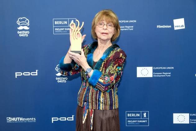 Verleihung DEUTSCHER SCHAUSPIELPREIS 2021 Preisträgerin Cornelia Froboess auf dem roten Teppich bei der Verleihung des Deutschen Schauspielpreis im Spindler & Klatt in Berlin. Copyright: xEventpressxGolejewskix