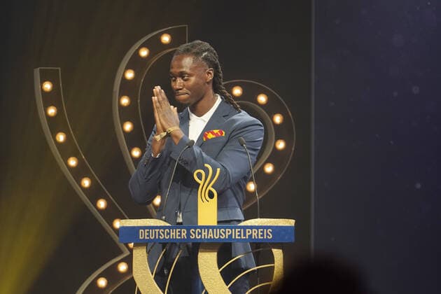 Verleihung DEUTSCHER SCHAUSPIELPREIS 2021 Eugene Boateng bei der Verleihung DEUTSCHER SCHAUSPIELPREIS 2021 im Spindler und Klatt in Berlin Copyright: xEventpressx