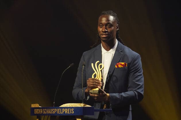 Verleihung DEUTSCHER SCHAUSPIELPREIS 2021 Eugene Boateng bei der Verleihung DEUTSCHER SCHAUSPIELPREIS 2021 im Spindler und Klatt in Berlin Copyright: xEventpressx