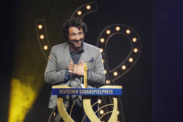 Verleihung DEUTSCHER SCHAUSPIELPREIS 2021 Serkan Kaya bei der Verleihung DEUTSCHER SCHAUSPIELPREIS 2021 im Spindler und Klatt in Berlin Copyright: xEventpressx