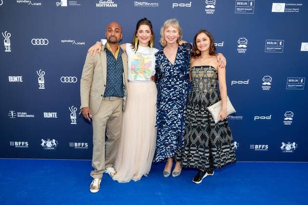 Verleihung DEUTSCHER SCHAUSPIELPREIS 2021 Murali Perumal, Katharina Nesytowa, Therese Hämer und Sarah Alles auf dem roten Teppich bei der Verleihung des Deutschen Schauspielpreis im Spindler & Klatt in Berlin. Copyright: xEventpressxGolejewskix