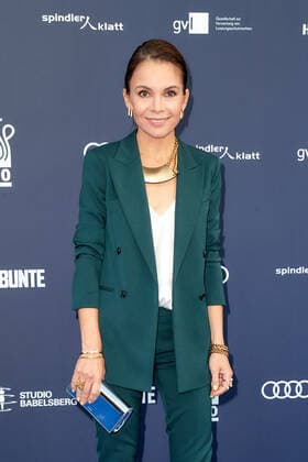 Verleihung DEUTSCHER SCHAUSPIELPREIS 2021 Nadine Warmuth auf dem roten Teppich bei der Verleihung des Deutschen Schauspielpreis im Spindler & Klatt in Berlin. Copyright: xEventpressxGolejewskix