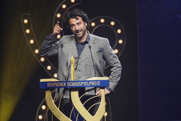 Verleihung DEUTSCHER SCHAUSPIELPREIS 2021 Serkan Kaya bei der Verleihung DEUTSCHER SCHAUSPIELPREIS 2021 im Spindler und Klatt in Berlin Copyright: xEventpressx