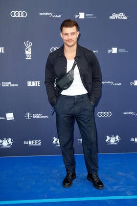 Verleihung DEUTSCHER SCHAUSPIELPREIS 2021 Eugen Bauder auf dem roten Teppich bei der Verleihung des Deutschen Schauspielpreis im Spindler & Klatt in Berlin. Copyright: xEventpressxGolejewskix