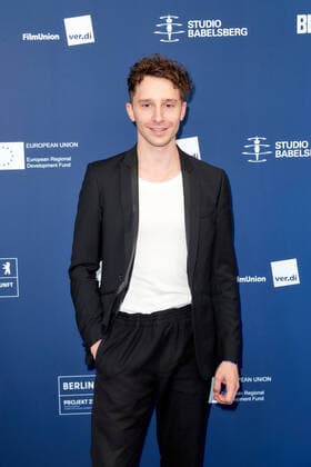 Verleihung DEUTSCHER SCHAUSPIELPREIS 2021 Jonathan Berlin auf dem roten Teppich bei der Verleihung des Deutschen Schauspielpreis im Spindler & Klatt in Berlin. Copyright: xEventpressxGolejewskix
