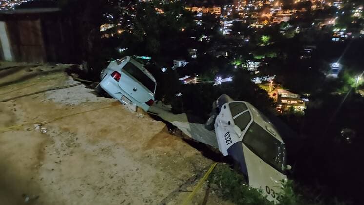 (210908) -- ACAPULCO, Sept. 8, 2021 -- Damages are seen after an earthquake in Acapulco, state of Guerrero, Mexico, on Sept. 8, 2021. At least one person was killed after a 7.1 magnitude earthquake hit the southern Mexican coastal city of Acapulco in Guerrero state on Tuesday night, officials said. Tremors were felt hundreds of kilometers away in the Mexican capital as buildings rocked and swayed in Mexico City (Photo by Xinhua) MEXICO-ACAPULCO-EARTHQUAKE JesusxEspinosa 
