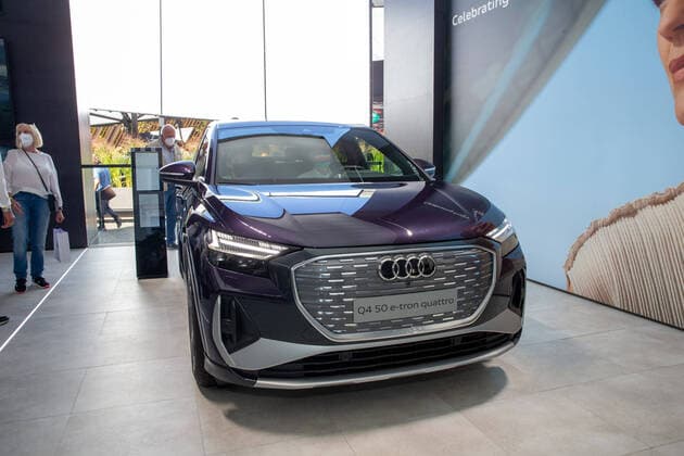 Audi Q4 50 e-tron quattro Wittelsbacher Platz Auto Messe IAA Mobility in München Datum: 08.09.2021 *** Audi Q4 50 e tron quattro Wittelsbacher Platz Auto Messe IAA Mobility in Munich Date 08 09 2021