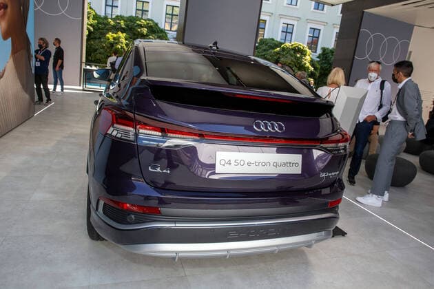 Audi Q4 50 e-tron quattro Wittelsbacher Platz Auto Messe IAA Mobility in München Datum: 08.09.2021 *** Audi Q4 50 e tron quattro Wittelsbacher Platz Auto Messe IAA Mobility in Munich Date 08 09 2021