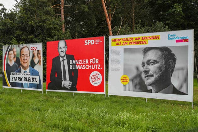 Wahlkampf 2021 - Wahlplakate CDU, SPD und FDP Wahlplakate nebeneinander - Armin Laschet, Olaf Scholz, Christian Lindner Foto: osnapix Wahlkampf 2021 - Wahlplakate