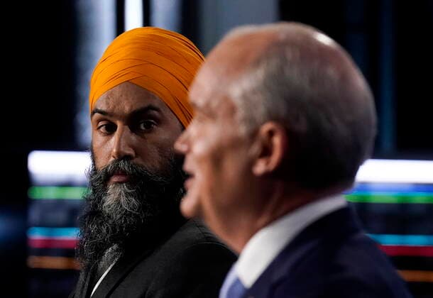 September 9, 2021, Gatineau, PQ, Canada: Jagmeet Singh, left, and Conservative Leader Erin O Toole take part in the federal election English-language Leaders debate in Gatineau, Que., on Thursday, Sept. 9, 2021. Gatineau Canada  - ZUMAc35_ 20210909_zaf_c35_073 Copyright: xAdrianxWyldx