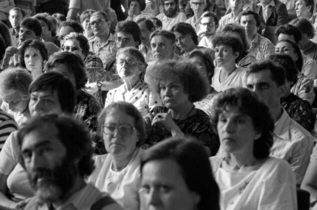 Meeting on erecting a monument to victims of Stalinism 6587223 30.07.1988 Meeting of the initiative group For perpetuating the memory of victims of political repression (later Memorial). Discussion of a memorial to victims of Stalinism. Igor Mikhalev Moscow Russia  Copyright: xIgorxMikhalevx