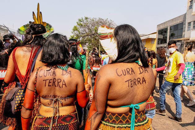 BRASÍLIA, DF - 10.09.2021: MARCHA MULHERES INDÍGENAS EM BRASÍLIA - This Thursday (10) takes place the March of Indigenous Women through the streets of Brasília to the Monument to the Galdino Indian. The march aims to protest against Marco Temporal (in a vote in the STF) and against President Jair Bolsonaro. In the photo, Indigenous Women during the march. x2118382x  AntonioxMolina