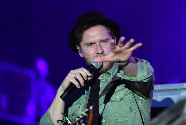 Johannes Oerding und Band Live Konzert im rahmen von Stars am Strand Timmendorfer Strand