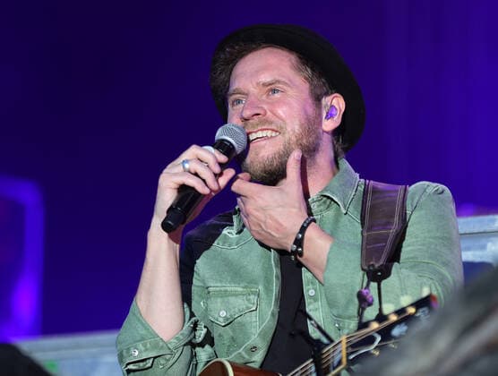 Johannes Oerding und Band Live Konzert im rahmen von Stars am Strand Timmendorfer Strand