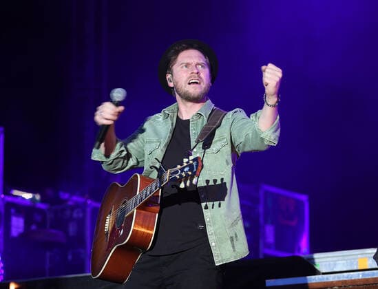 Johannes Oerding und Band Live Konzert im rahmen von Stars am Strand Timmendorfer Strand