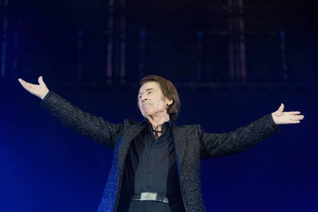 September 10, 2021, Valencia, Spain: The Spanish singer, Raphael performs on stage on his Tour 6.0 during the Nits al Carme concerts at the City of Arts and Sciences in Valencia..Miguel Rafael Martos Sanchez, better known as Raphael (Linares, Jaà n, Spain; May 5, 1943), is a Spanish singer and actor, recognized for being one of the forerunners of the romantic ballad in Spain and in Spanish-speaking countries Valencia Spain - ZUMAs197 20210910_zaa_s197_312 Copyright: xXiscoxNavarrox